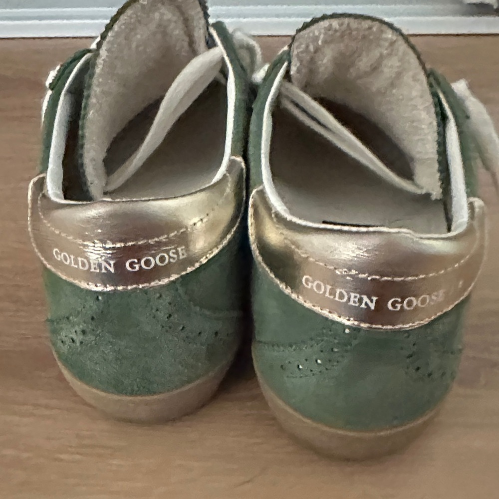Golden Goose Green and Gold Sneakers - Picture 2 of 4